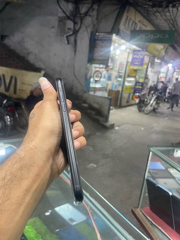 I phone xr jv 128 gb 1