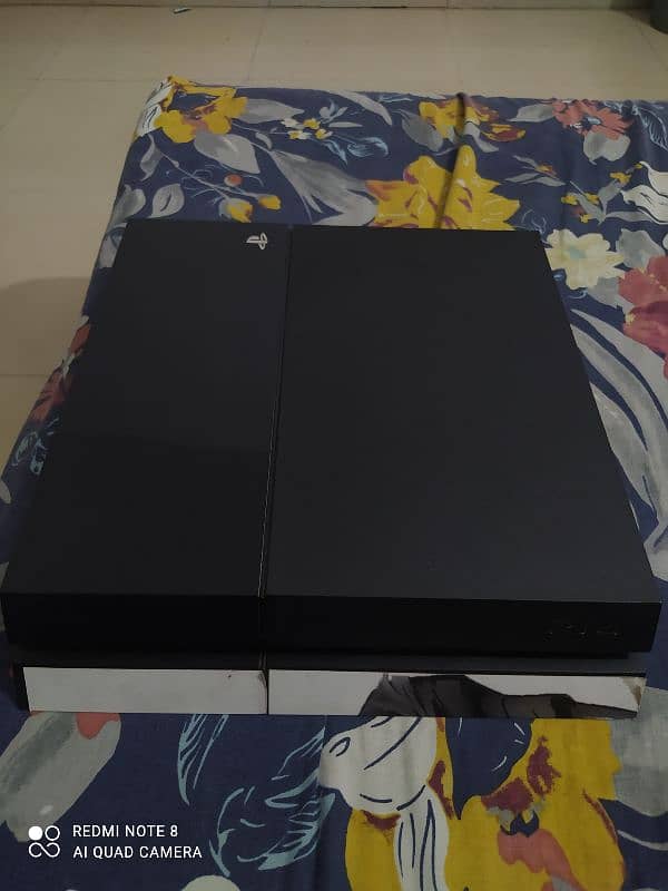 PS4 fat 1100 series 10/10 condition with box 0