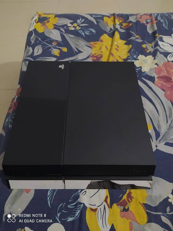 PS4 fat 1100 series 10/10 condition with box 3