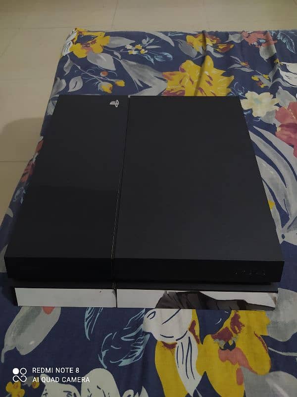 PS4 fat 1100 series 10/10 condition with box 4