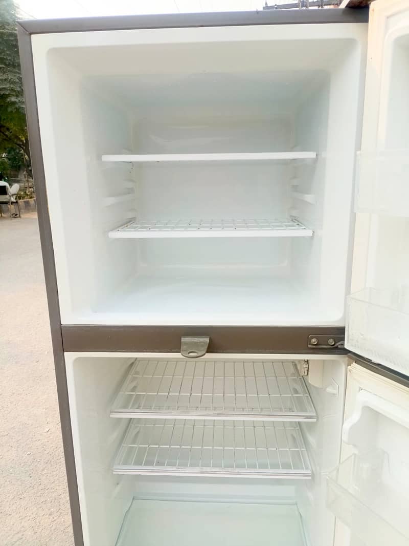 HAier fridge small size (0306=4462/443) lubset 4