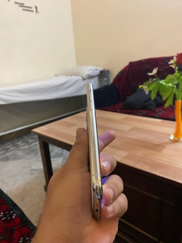 iPhone 11 Pro 64gb Pta Approved 3