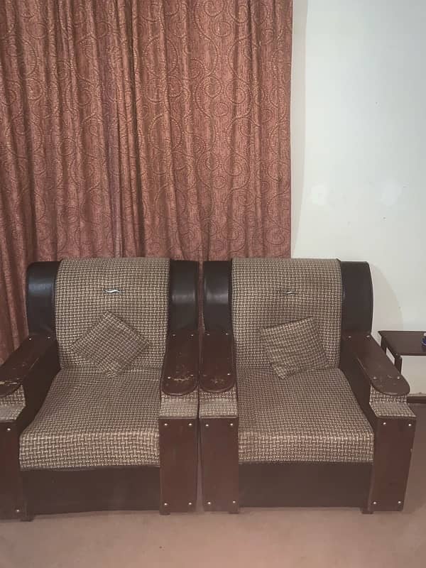 sofa in clean condition 2