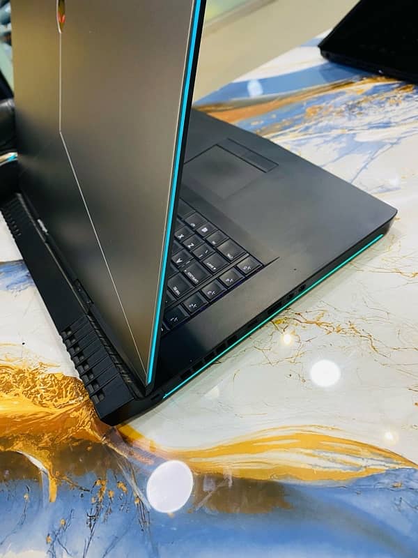 alienware gaming laptop 6