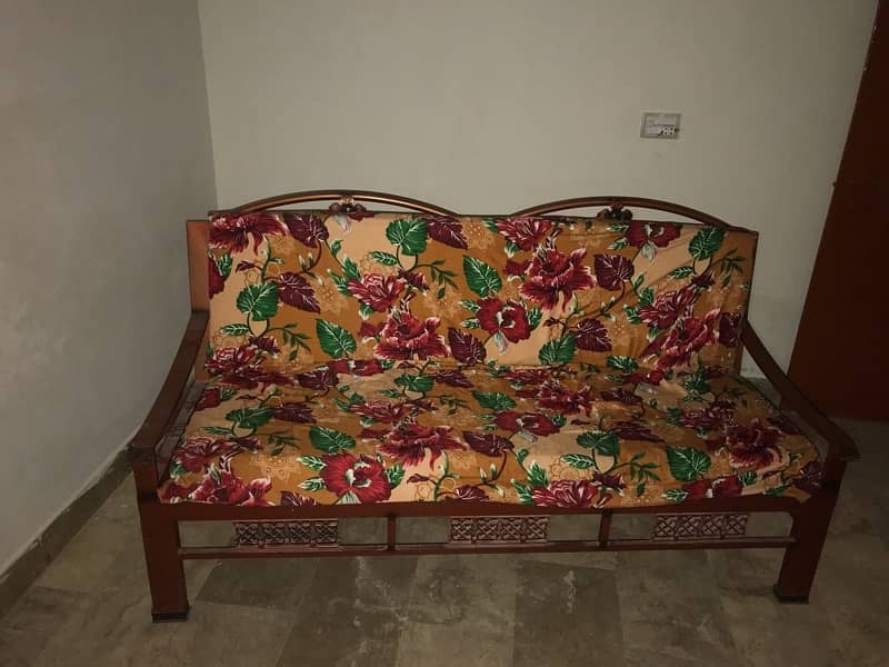 iron sofa 8 seater condition is 10/10 1