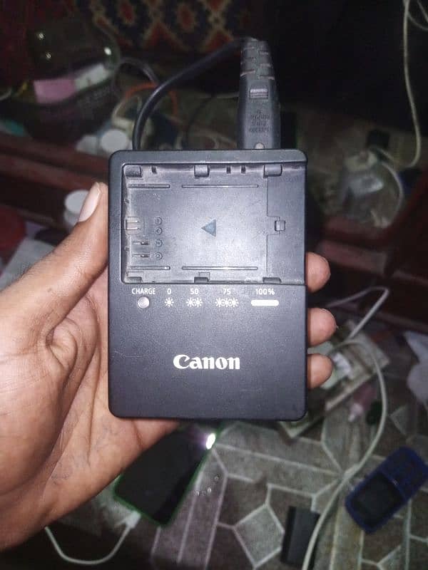 Canon battery And Charger 3