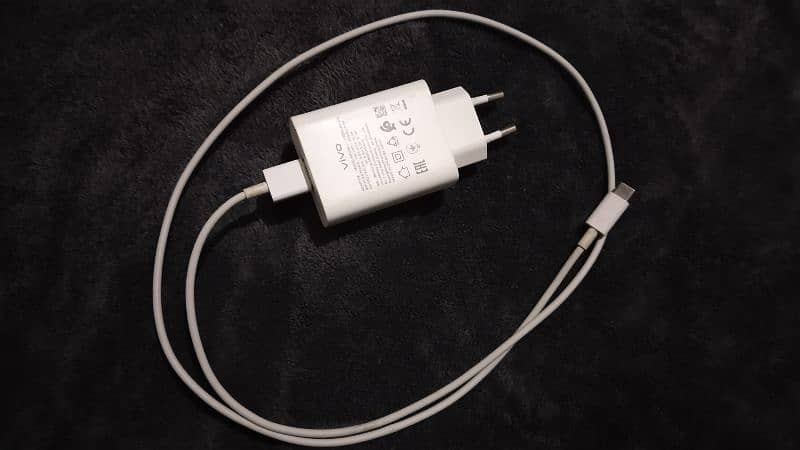 vivo y33s original 18W Charger. . . 1