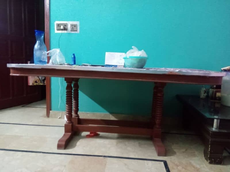 urgent sale dining table 1