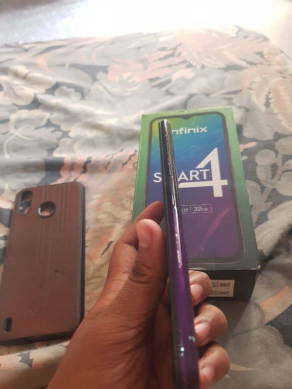 infinix smart 4 with box 3