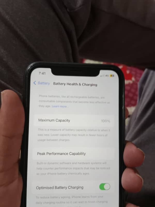 iPhone 11 Non PTA 3 months remaining sim time khtm hona ma 1