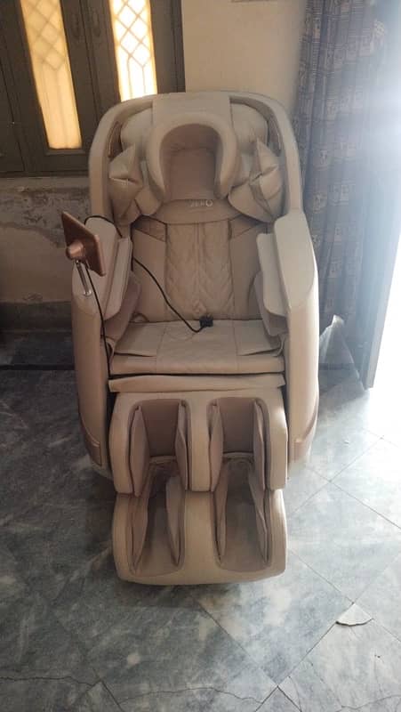 un used Massage chair 1