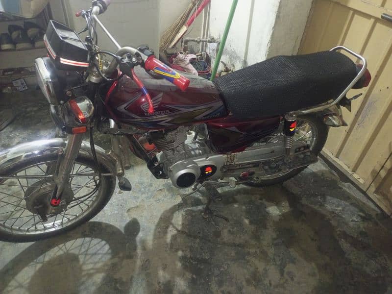 honda cg 125 , 10/10 condition, all documents clear, engine ok 1