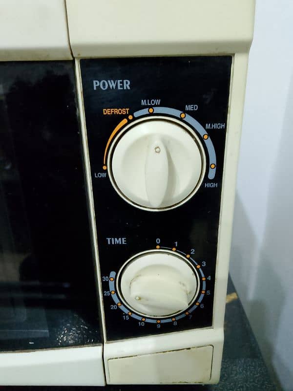 Haier 20L microwave oven for sale used 1