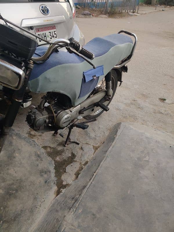 Bike/70 cc in 100% genuine condition 4