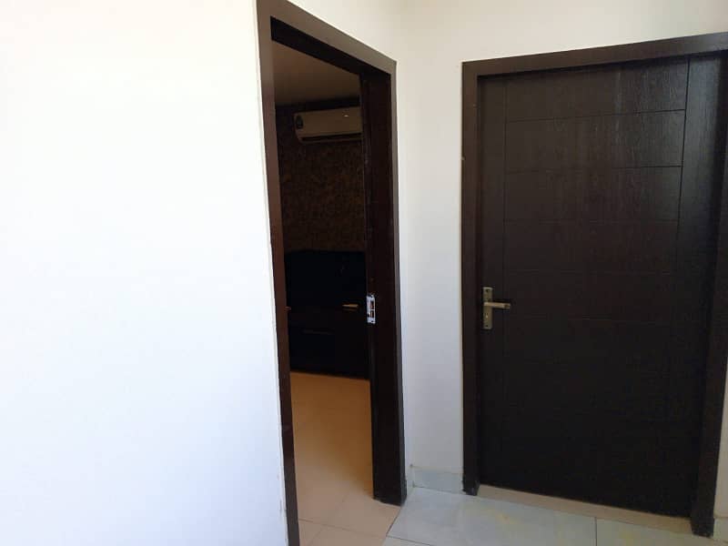 One Bed Fully Furnished Luxury Apartment For Sale In Bahria Town Lahore 12