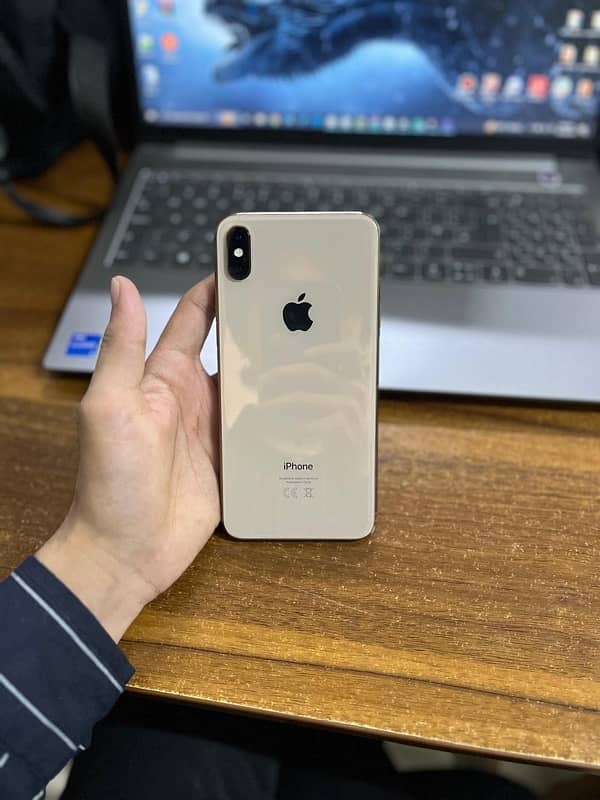 iphone XS Max 256 gb pta approved 5