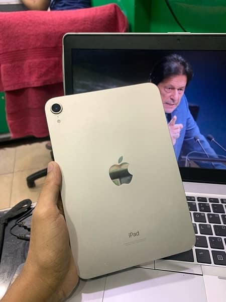 ipad mini 6 with Box 7