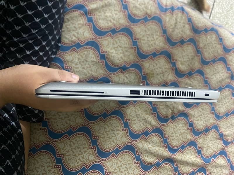 hp elitebook core i5 8gen touch and type 1