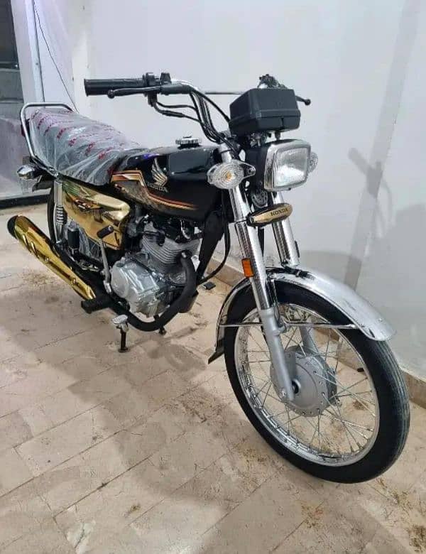 Honda 125 special edition self start golden edition 4