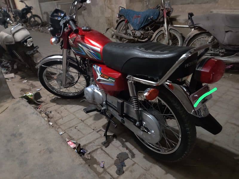 Honda CG 125 2023 Model Red 4