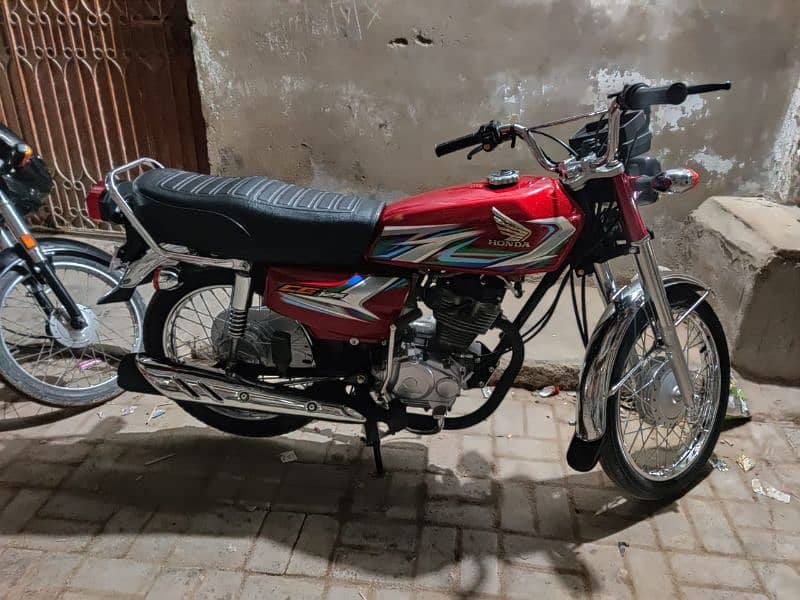 Honda CG 125 2023 Model Red 10