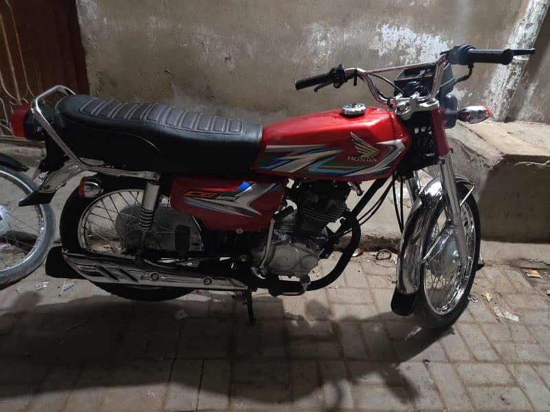 Honda CG 125 2023 Model Red 11