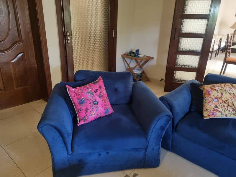 5 Seater Sofa in Excellent condition 1