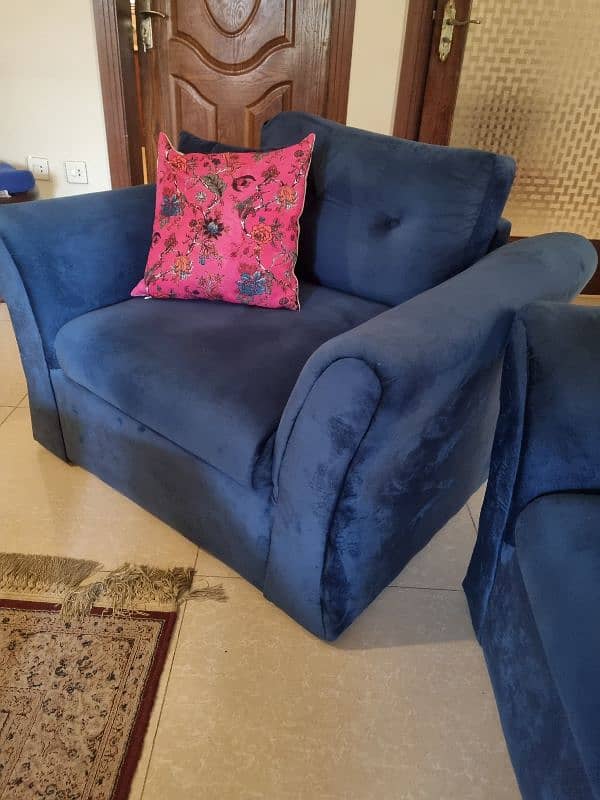 5 Seater Sofa in Excellent condition 3