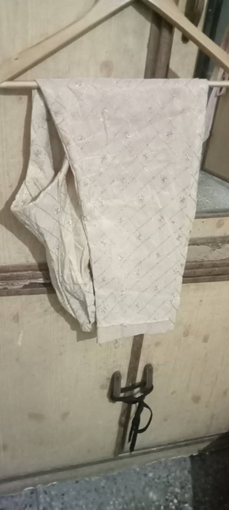 beautifull valvet suit for sale condition good 7