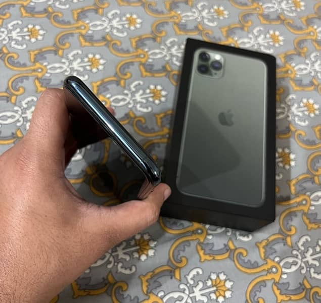 Apple Iphone 11 Pro Max 256gb. PTA Approved. Midnight green color. 1