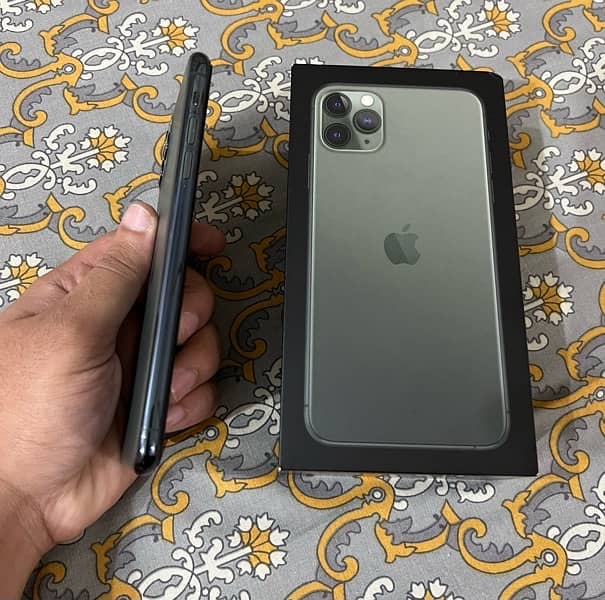 Apple Iphone 11 Pro Max 256gb. PTA Approved. Midnight green color. 2