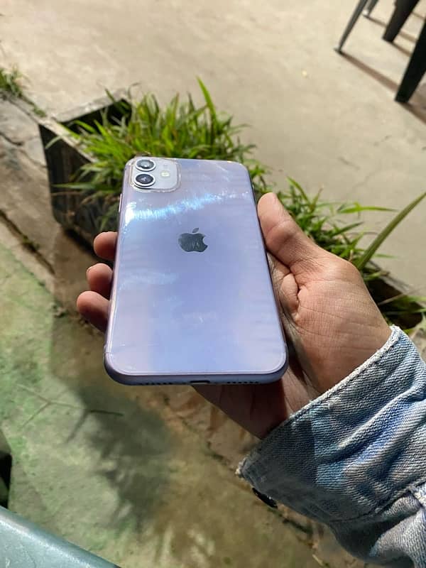 iPhone 11 9/10 4