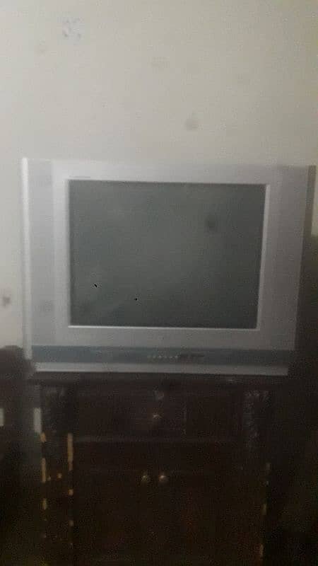 LG t. v 1