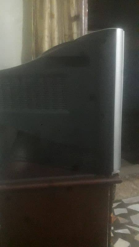 LG t. v 3