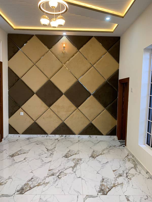 URGENT 8 MARLA 200SQFT LUXURY HOUSE FOR SALE IN GULBERG CITY . 15