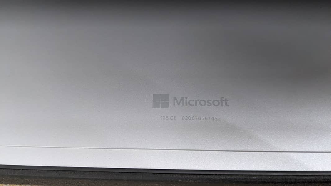 Microsoft surface Ram 4gb rom 128gb 6