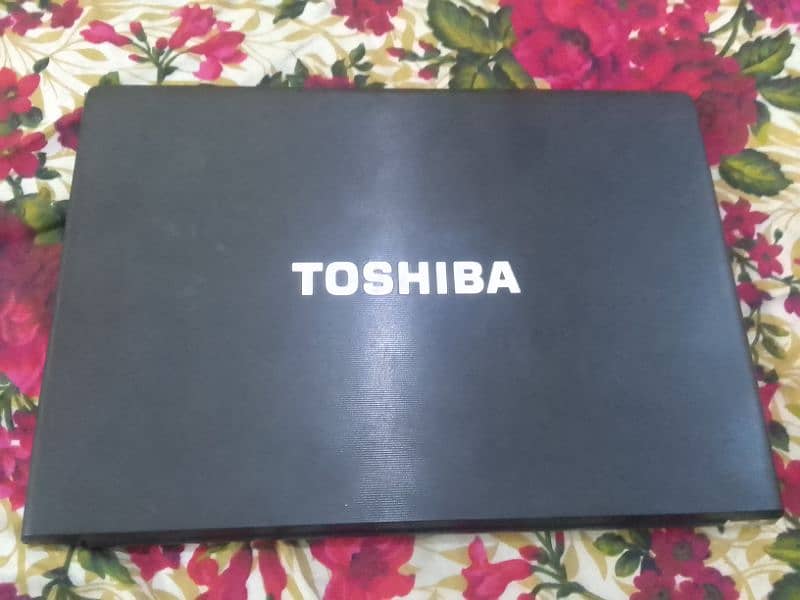 TOSHIBA Laptop for sell 3