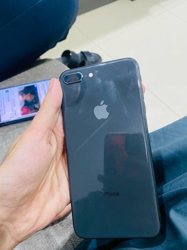 iPhone 8 Plus non pta 3