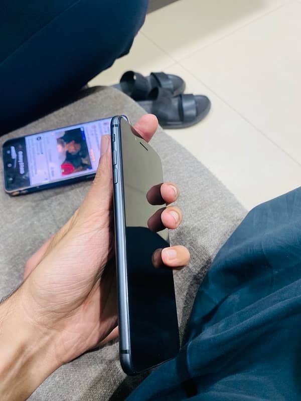 iPhone 8 Plus non pta 5