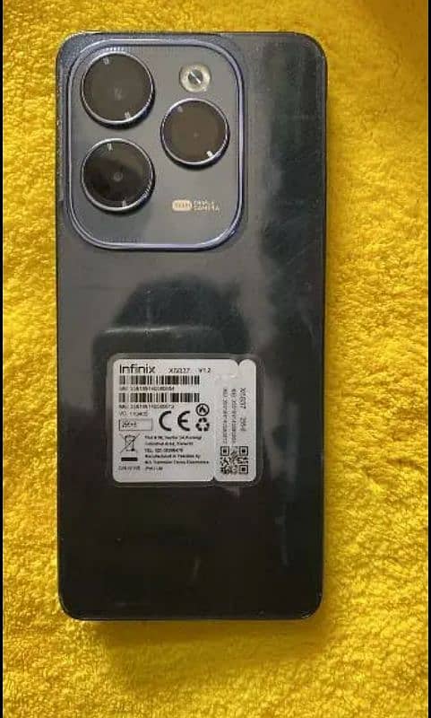 Infinix hot 40 pro 10 by 10  urgent sale daba charger available 1