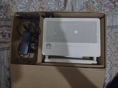 HUAWEI FIBER OPTIC ROUTER/MODEM