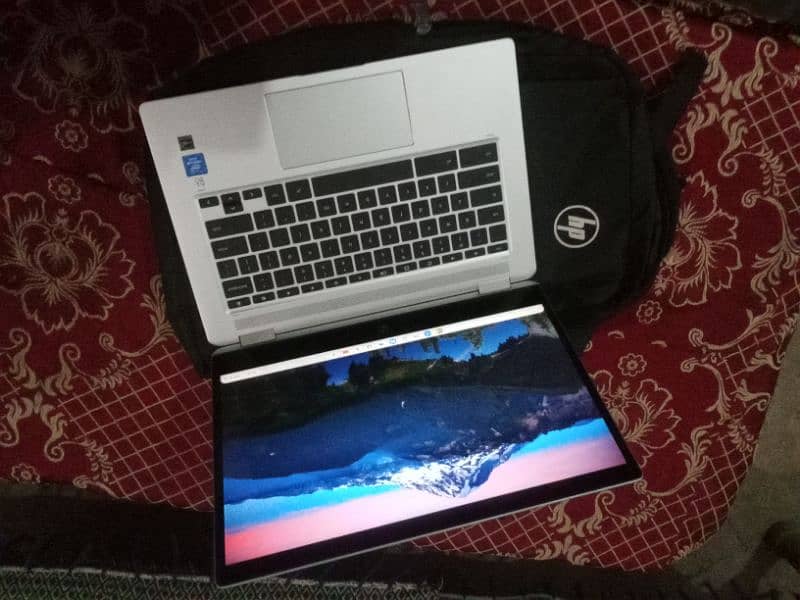 HP Chromebook 14 G 1 x360 with touch screen 1