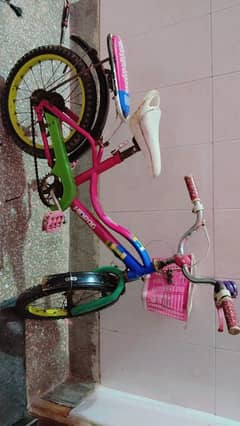 Kids bicycle almost new total 10/10