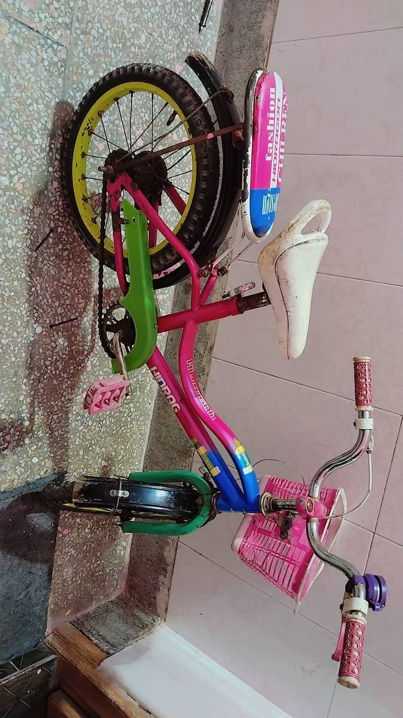 Kids bicycle almost new total 10/10 1