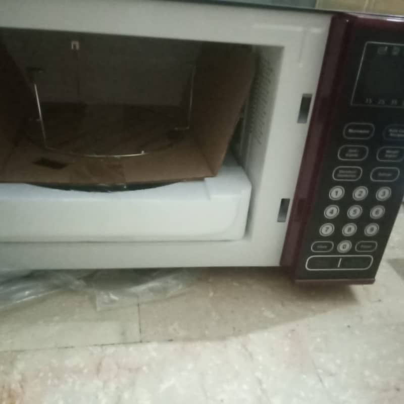 microwave  oven 10,000 brand new never use 0