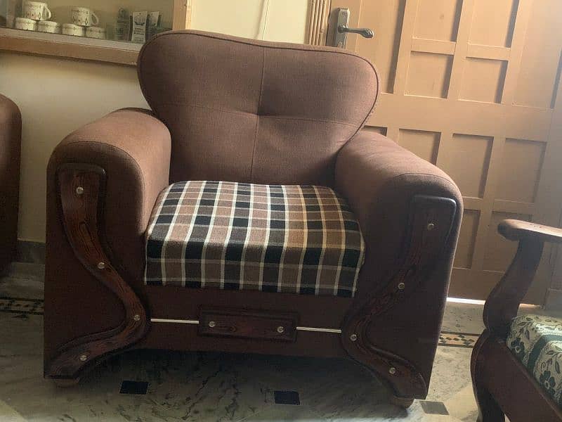 Sofa Set In Good Condition 2