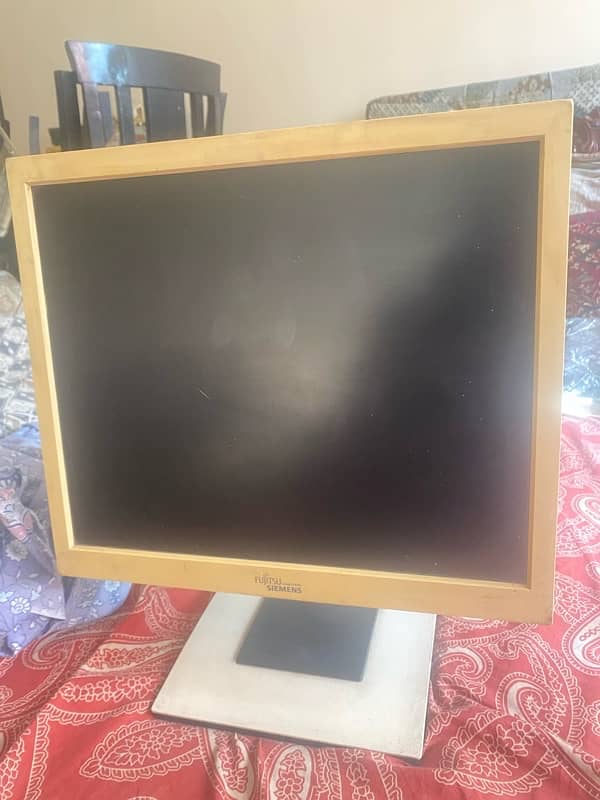 Fujitsu Monitor 0