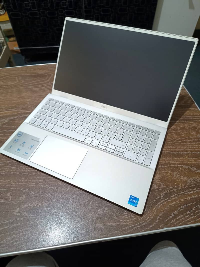 Dell Inspiron 5502 core i5 11 Generation 15.6" 5