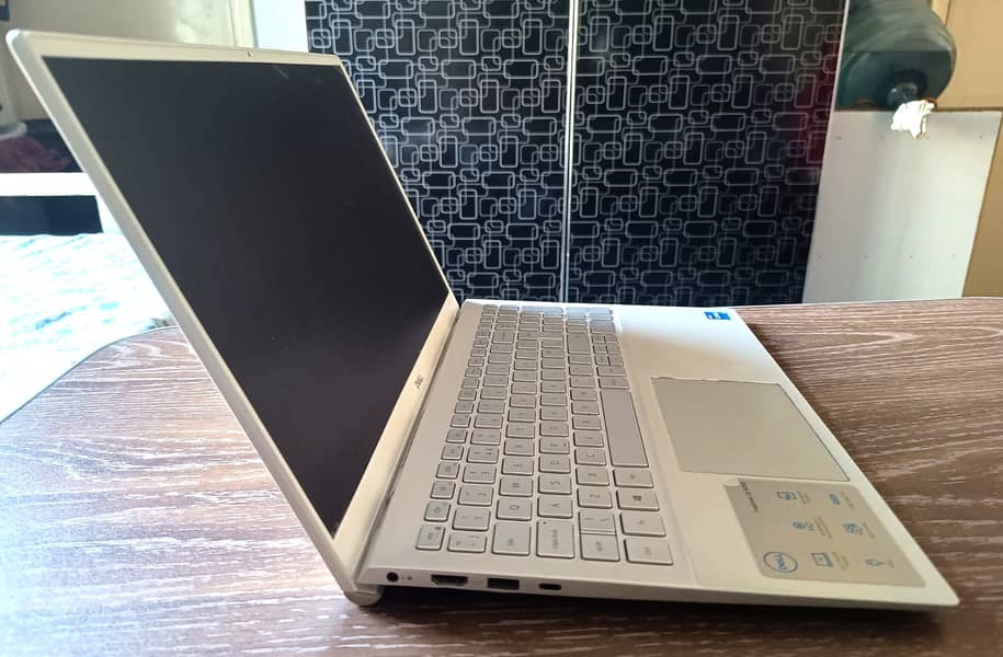 Dell Inspiron 5502 core i5 11 Generation 15.6" 8