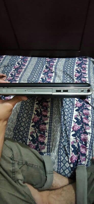 hp pavilion i7 interested person contact me 03362611838 8